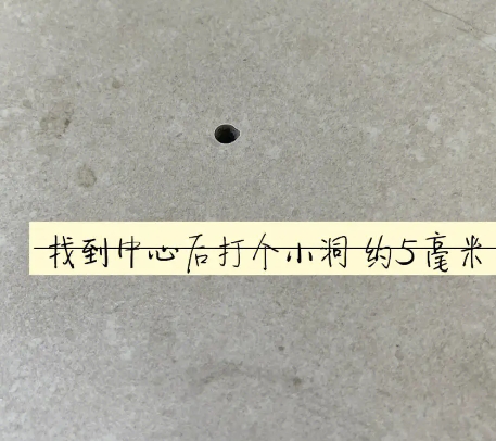 松潘瓷砖空鼓维修公司专业解答在瓷砖铺贴过程中，如果砂料搅拌不均匀，将会带来以下问题